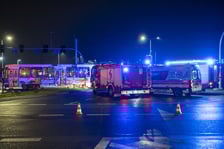 Tramwaj nr 10 wjechał w bok autobusu nr 107. Cztery osoby są lekko ranne
